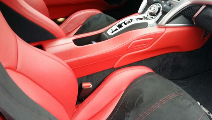 Nuova Honda NSX 2017, interno.