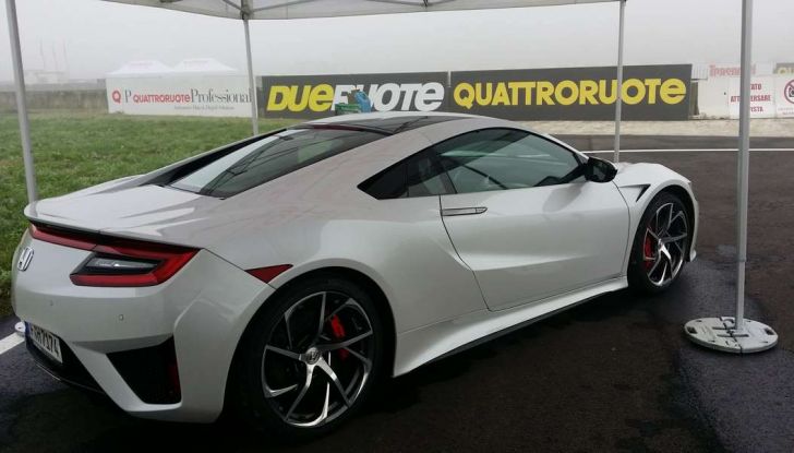 Nuova Honda NSX 2017, laterale posteriore..