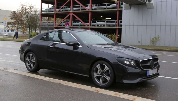 Mercedes Classe E Coupé, prime foto spia della nuova generazione - Foto 11 di 22