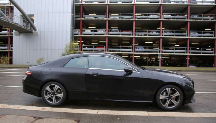 Mercedes Classe E Coupé, prime foto spia della nuova generazione - Foto 13 di 22
