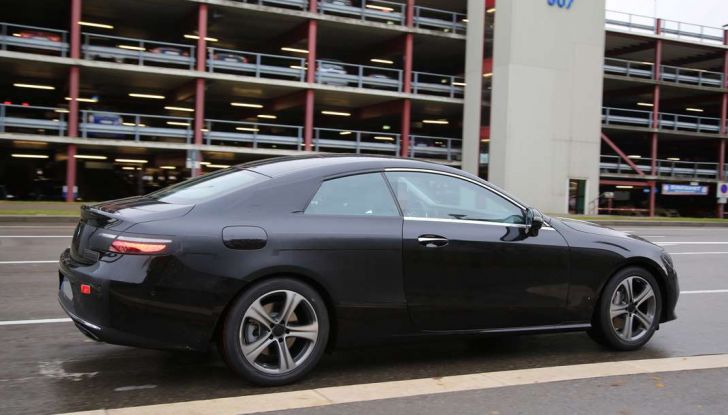 Mercedes Classe E Coupé, prime foto spia della nuova generazione - Foto 14 di 22