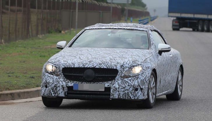 Mercedes Classe E Coupé, prime foto spia della nuova generazione - Foto 17 di 22