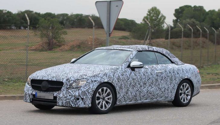Mercedes Classe E Coupé, prime foto spia della nuova generazione - Foto 18 di 22