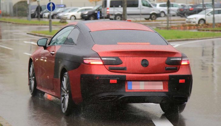 Mercedes Classe E Coupé, prime foto spia della nuova generazione - Foto 9 di 22