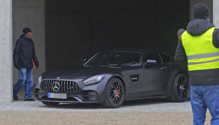 Mercedes AMG GT C Coupé Edition 50 spiata senza veli in anteprima assoluta - Foto 3 di 18