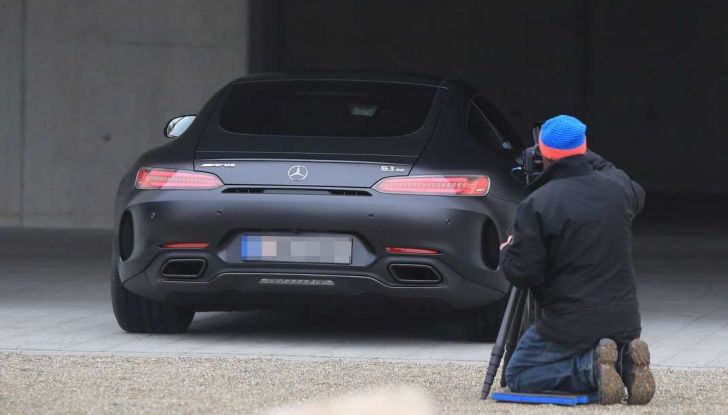 Mercedes AMG GT C Coupé Edition 50 spiata senza veli in anteprima assoluta - Foto 13 di 18