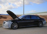 Mercedes Classe S facelift, nuove foto spia con minori camuffature