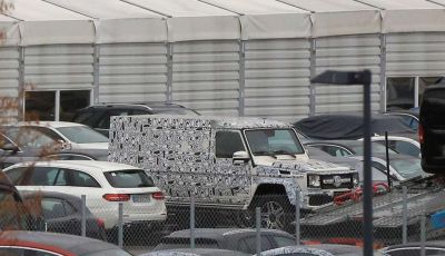 Mercedes G4x4, foto spia della versione con piattaforma allungata