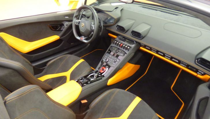 super-car-bologna-2016-interno