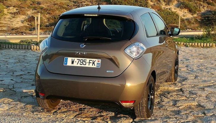 Renault Zoe 40, prova su strada della compatta 100% elettrica - Foto 9 di 15