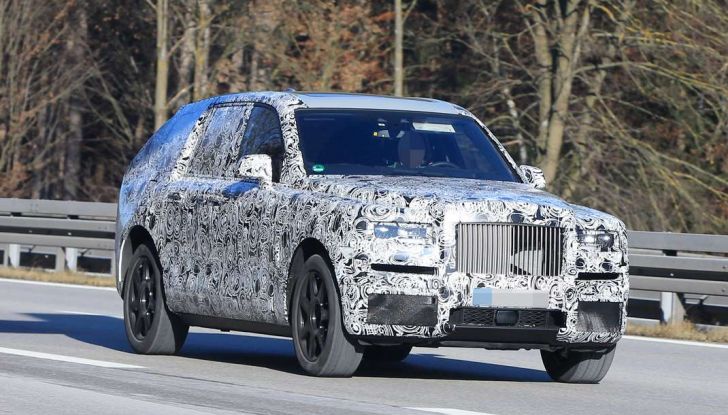 Rolls Royce Cullinan, prime foto spia del SUV di lusso atteso per il 2018 - Foto 2 di 11