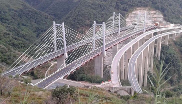 Salerno-Reggio Calabria sarà la prima autostrada per auto a guida autonoma