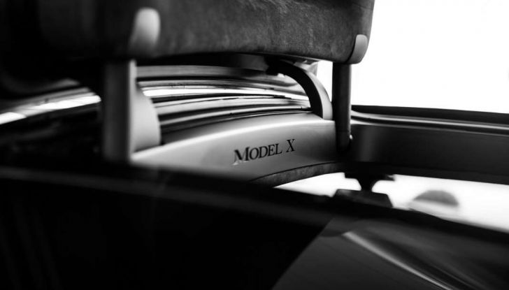 Tesla Model X P90D, l’auto elettrica secondo Vilner - Foto 8 di 19