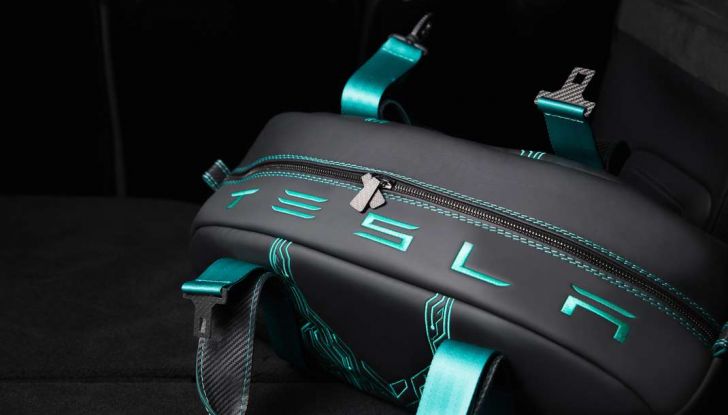Tesla Model X P90D, l’auto elettrica secondo Vilner - Foto 11 di 19