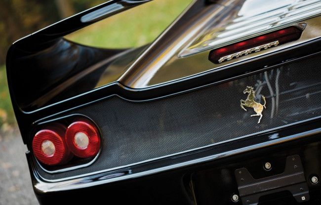 Una Ferrari F50 nera all'asta per oltre 3 milioni di dollari
