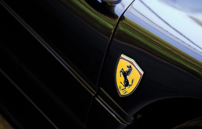 logo Ferrari Una Ferrari F50 nera all'asta per oltre 3 milioni di dollari