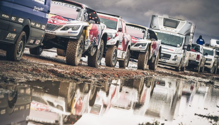 Giornata di riposo per le tre Peugeot 3008DKR in testa alla Dakar 2017 - Foto 1 di 4