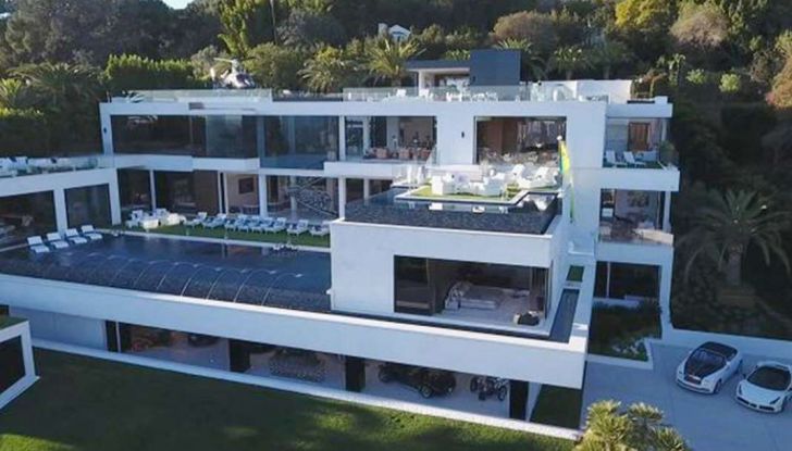 Vendesi villetta compresa collezione supercar a 250 mln dlr