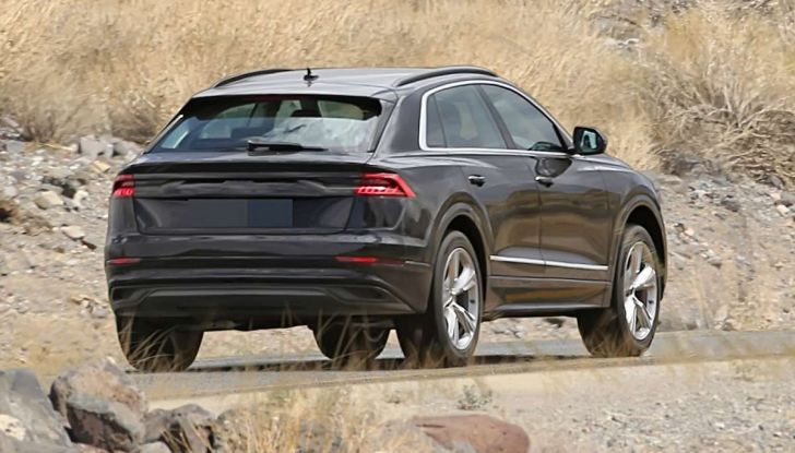 Audi Q8 2018, nuove foto spia del SUV tedesco - Foto 5 di 22