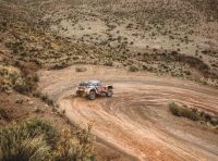 Peugeot monopolizza il podio provvisorio della Dakar