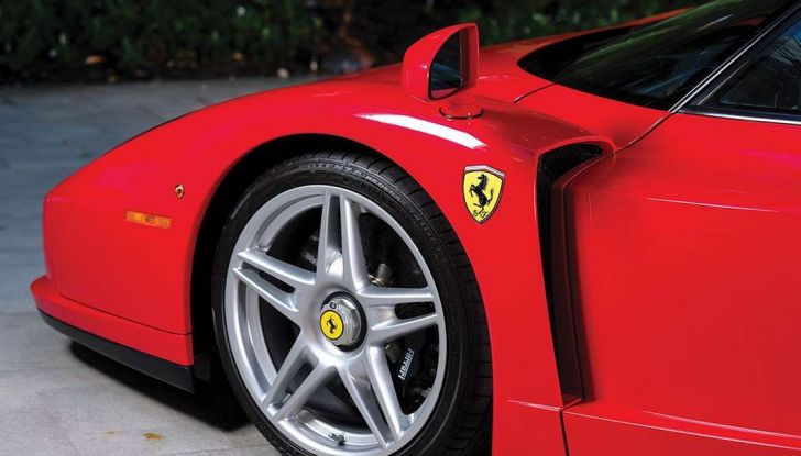 la ferrari enzo di tommy hilfiger finisce all'asta 12