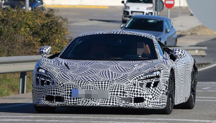 McLaren P14, nuove immagini spia in attesa del debutto (4)