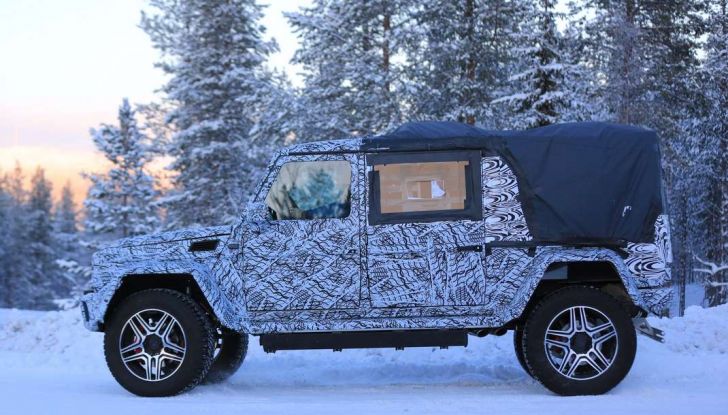Mercedes Classe G500 4×4 Pickup prime immagini spia del prototipo - Foto 20 di 30