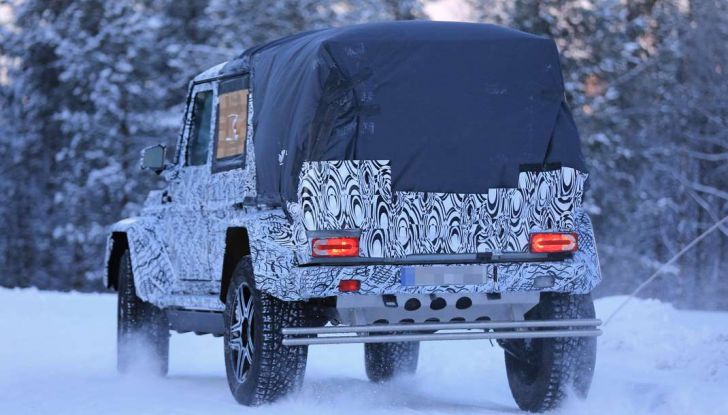 Mercedes Classe G500 4×4 Pickup prime immagini spia del prototipo - Foto 23 di 30