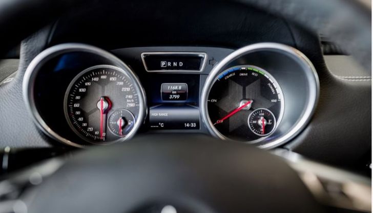 Arnold Schwarzenegger si regala un Mercedes Classe G elettrico da 489CV - Foto 12 di 14