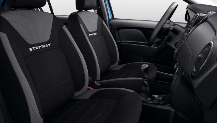 Nuova Dacia Sandero Stepway prova su strada interno