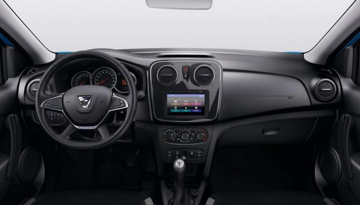 Nuova Dacia Sandero Stepway prova su strada postazione di guida