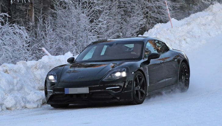 Porsche Mission E: l’elettrica pura su base Panamera - Foto 1 di 29