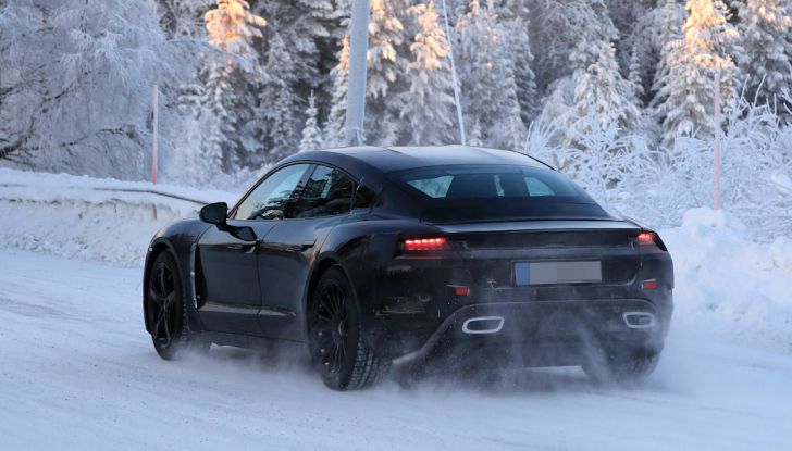 Porsche Mission E: l’elettrica pura su base Panamera - Foto 3 di 29