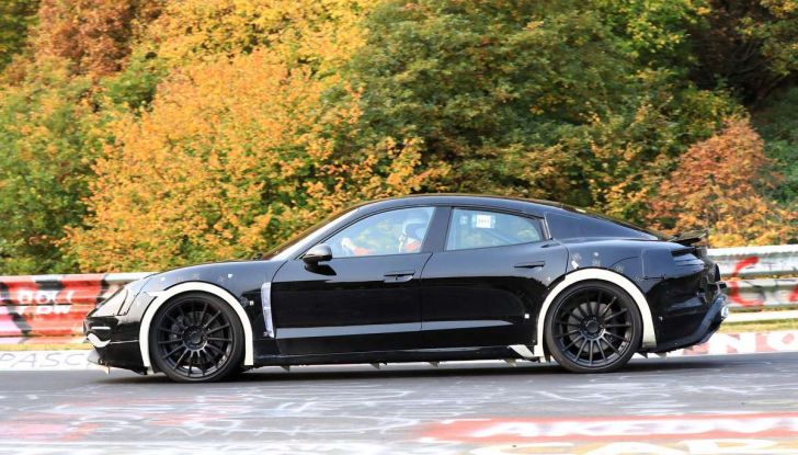 Porsche Mission E: l’elettrica pura su base Panamera - Foto 10 di 29