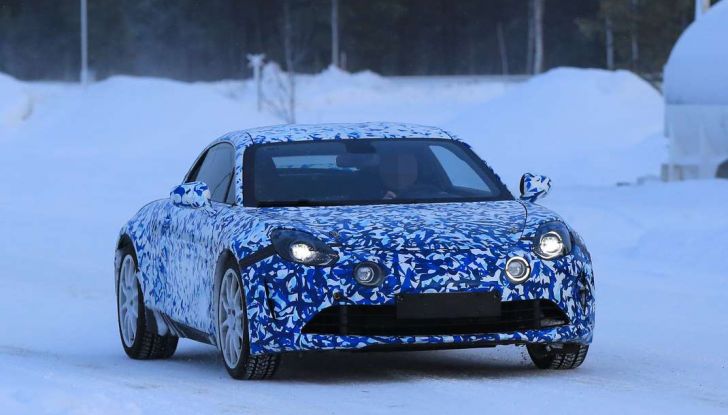 Renault Alpine, le foto spia dei prototipi impegnati nei test invernali - Foto 7 di 11