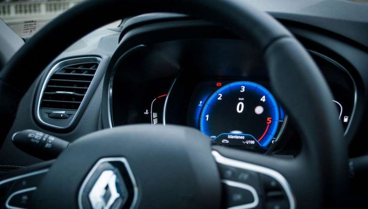 Renault Scenic 1.5 dCi 110 CV, prova su strada e impressioni di guida - Foto 23 di 30