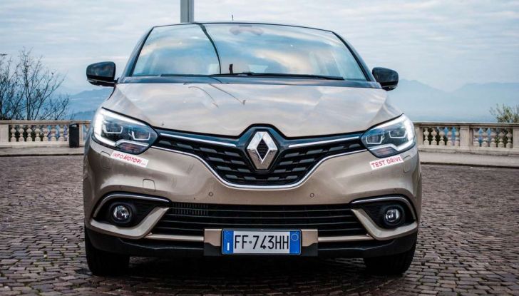 Renault Scenic 1.5 dCi 110 CV, prova su strada e impressioni di guida - Foto 3 di 30