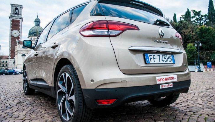 Renault Scenic 1.5 dCi 110 CV, prova su strada e impressioni di guida - Foto 4 di 30