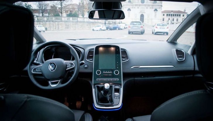 Renault Scenic 1.5 dCi 110 CV, prova su strada e impressioni di guida - Foto 16 di 30
