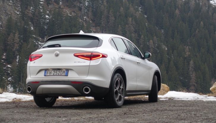 Prova su strada: Stelvio, il primo SUV nella storia Alfa Romeo - Foto 3 di 41