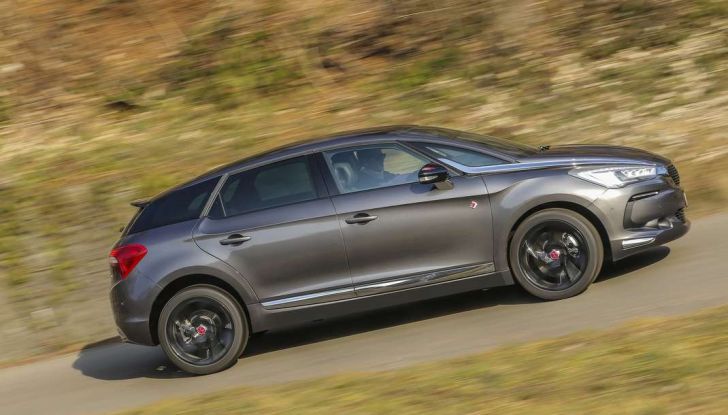 DS Performance Line, in movimento.