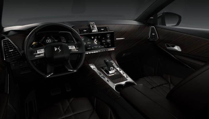 DS7 Crossback: il primo SUV dell’atelier francese - Foto 5 di 15