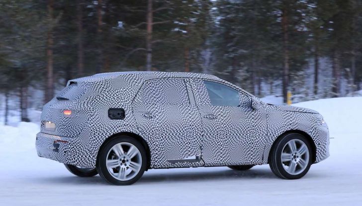 Nuovo SUV DS7 foto spia