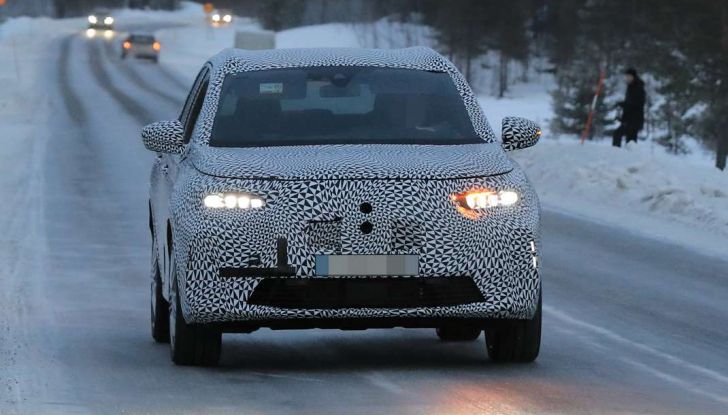 DS7 prime immagini spia frontale