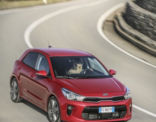 Kia Rio 2017, la prova su strada: tutta nuova, dallo stile ai motori - Foto 2 di 18