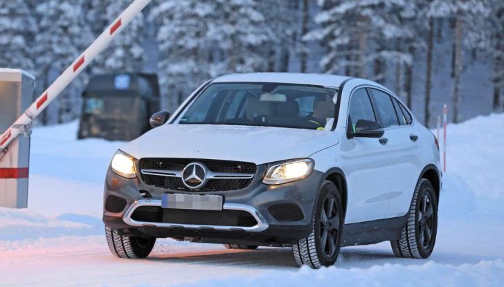 Mercedes-Benz, prime immagini spia del nuovo modello 100% elettrico (18)