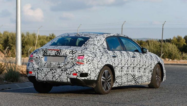 Mercedes-Benz Classe A 2018: design tutto nuovo, infotainment aggiornato - Foto 3 di 33