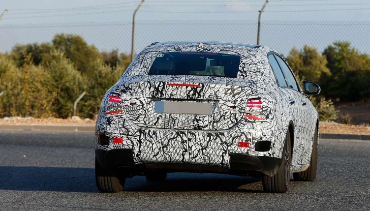 Mercedes-Benz Classe A 2018: design tutto nuovo, infotainment aggiornato - Foto 5 di 33