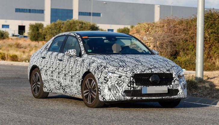 Mercedes-Benz Classe A 2018: design tutto nuovo, infotainment aggiornato - Foto 21 di 33