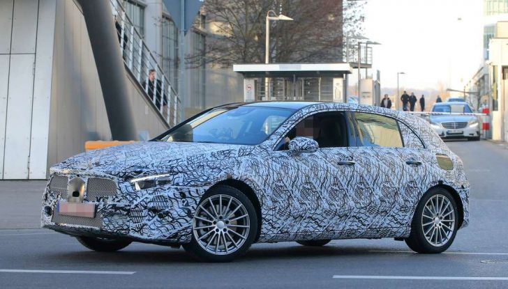 Mercedes Classe A nuove foto spia 2017.